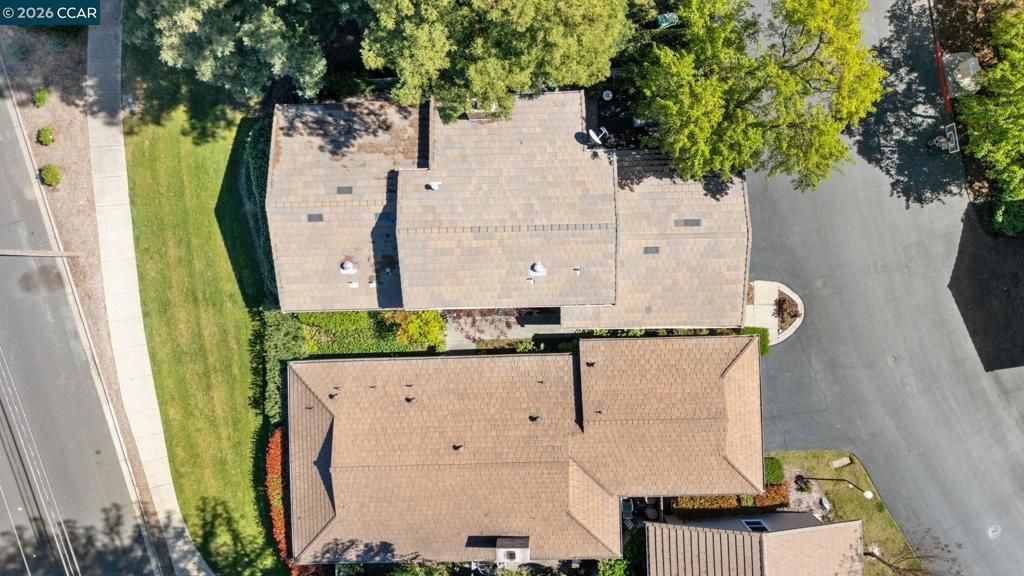 Image 37 of property listing at 90 Rolling Green Cir, Pleasant Hill, CA 94523