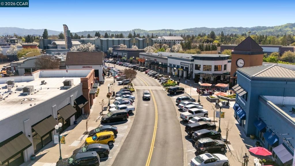 Image 46 of property listing at 90 Rolling Green Cir, Pleasant Hill, CA 94523