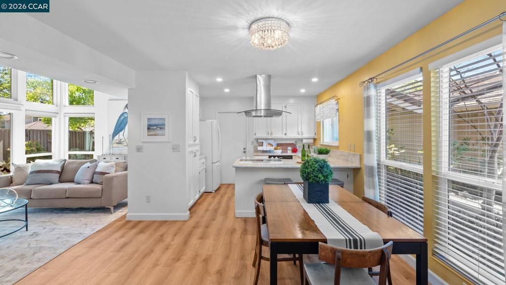 Image 7 of property listing at 90 Rolling Green Cir, Pleasant Hill, CA 94523