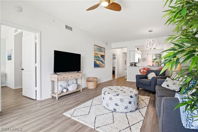 8076 Queen Palm LN 424, Fort Myers, FL 33966