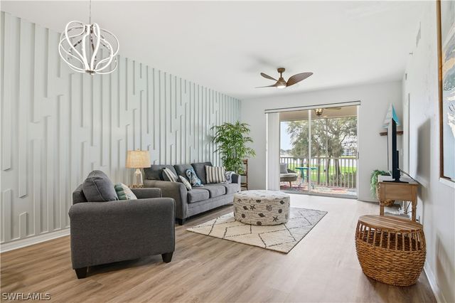 8076 Queen Palm LN 424, Fort Myers, FL 33966