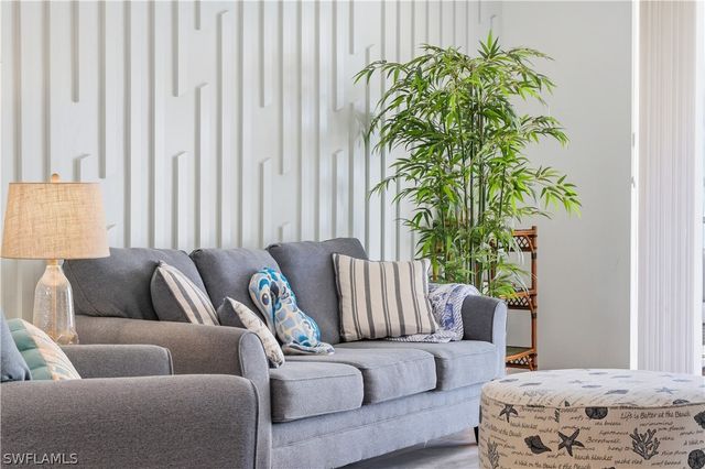 8076 Queen Palm LN 424, Fort Myers, FL 33966