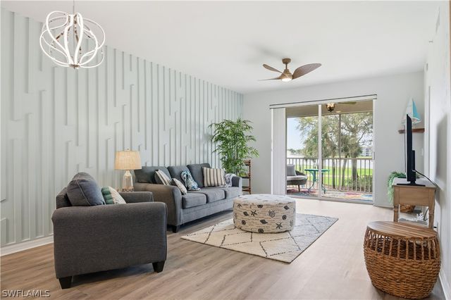 8076 Queen Palm LN 424, Fort Myers, FL 33966