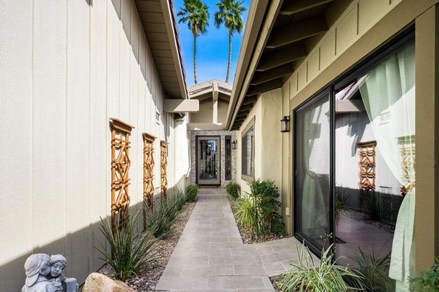 202 Green Mountain Drive, Palm Desert, CA 92211