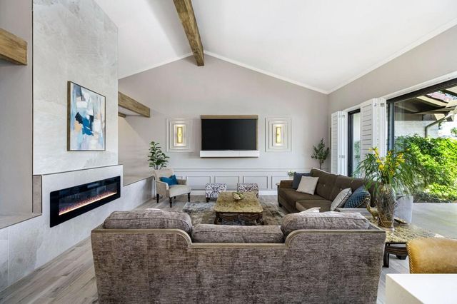 202 Green Mountain Drive, Palm Desert, CA 92211