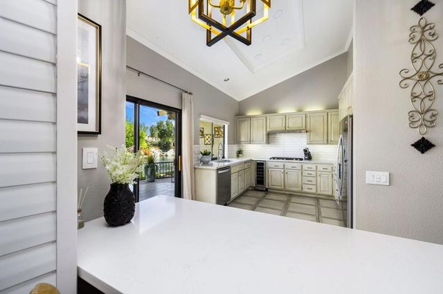 202 Green Mountain Drive, Palm Desert, CA 92211