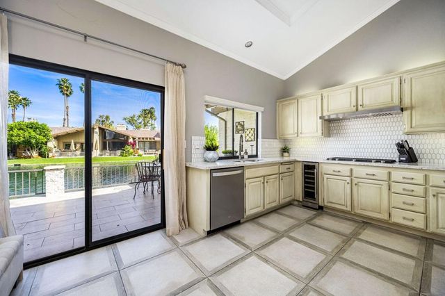 202 Green Mountain Drive, Palm Desert, CA 92211