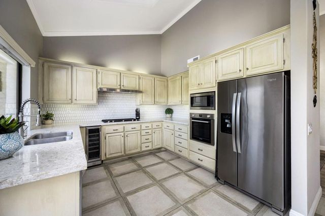 202 Green Mountain Drive, Palm Desert, CA 92211