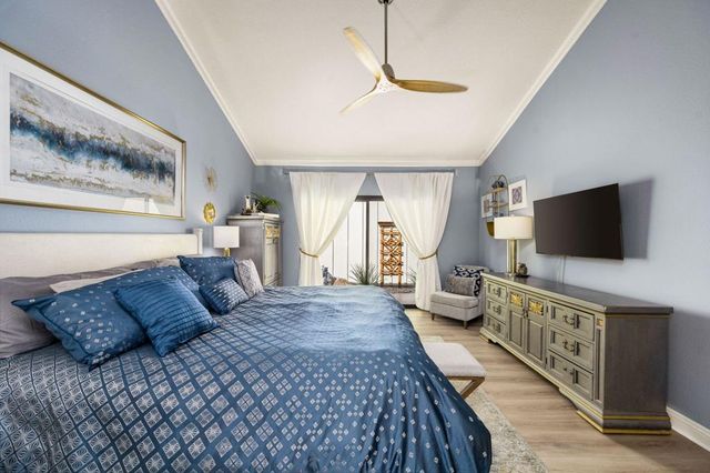 202 Green Mountain Drive, Palm Desert, CA 92211