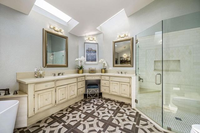 202 Green Mountain Drive, Palm Desert, CA 92211