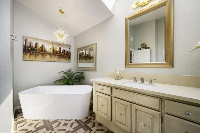 202 Green Mountain Drive, Palm Desert, CA 92211