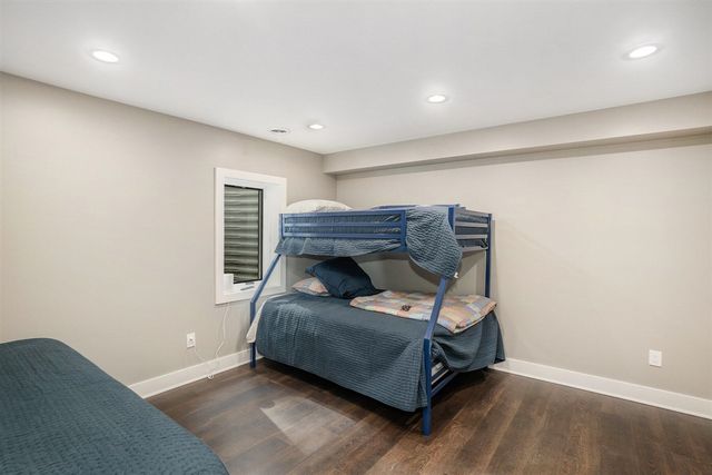 7505 S Lakeshore Drive, Pentwater, MI 49449