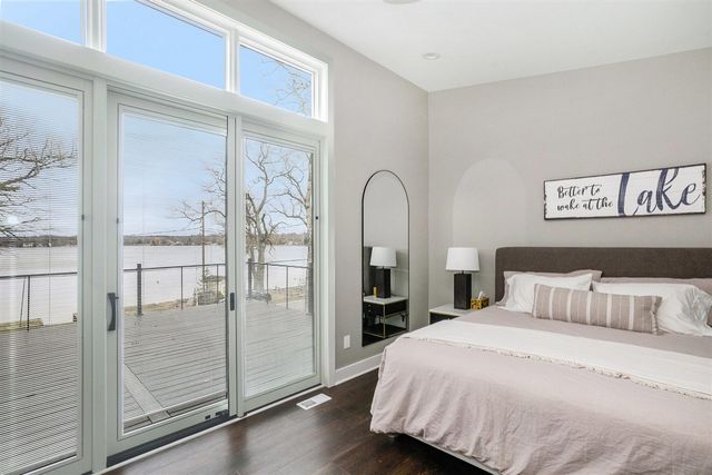 7505 S Lakeshore Drive, Pentwater, MI 49449