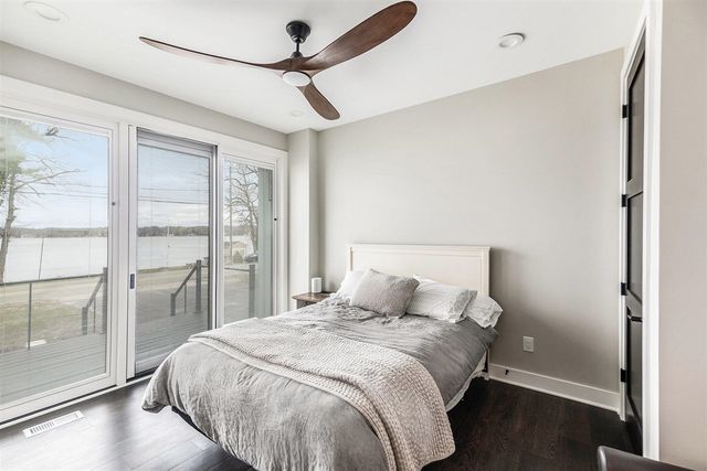 7505 S Lakeshore Drive, Pentwater, MI 49449