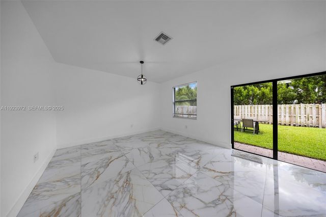 268 NE 210th Way, Miami, FL 33179