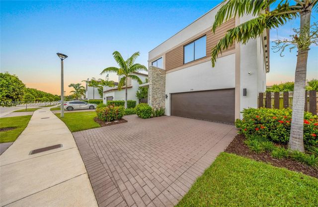 268 NE 210th Way, Miami, FL 33179