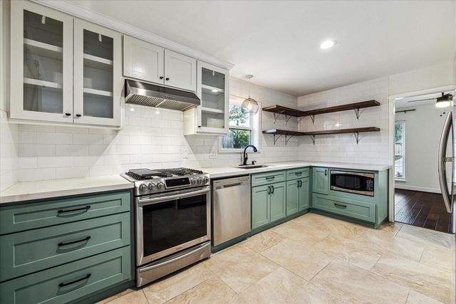 4810 Bayou Vista Drive, Houston, TX 77091