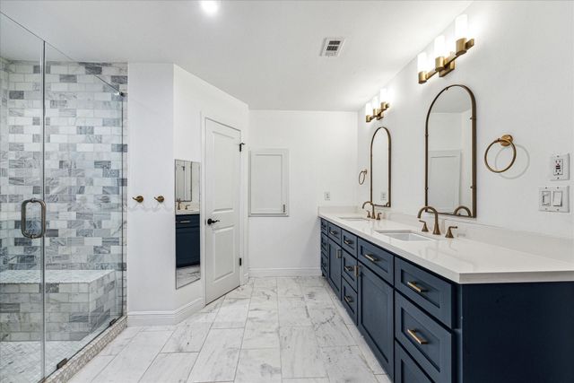 4810 Bayou Vista Drive, Houston, TX 77091