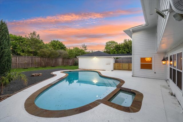 4810 Bayou Vista Drive, Houston, TX 77091