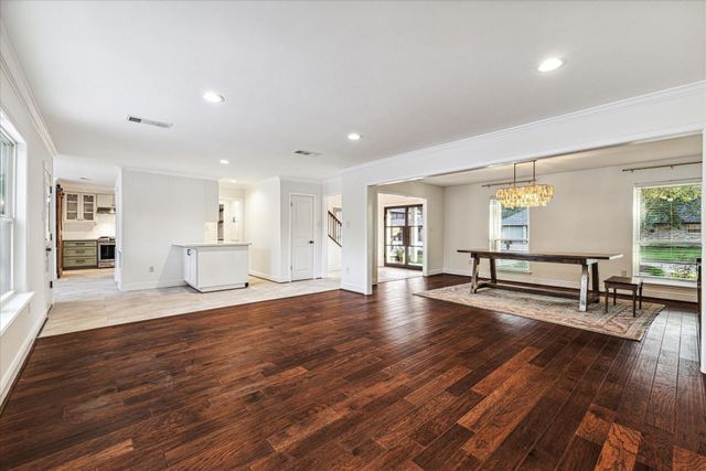 4810 Bayou Vista Drive, Houston, TX 77091