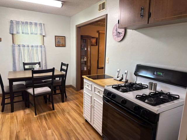 833 N Kokomo, Derby, KS 67037