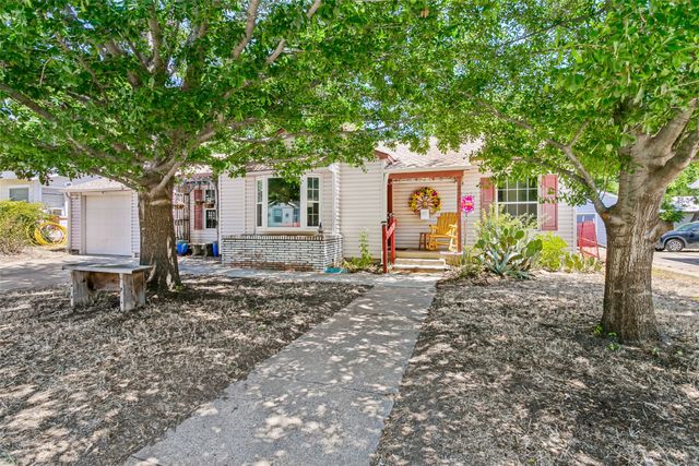 2721 Halbert Street, Fort Worth, TX 76112