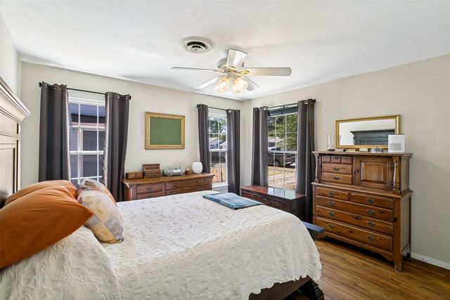 2721 Halbert Street, Fort Worth, TX 76112