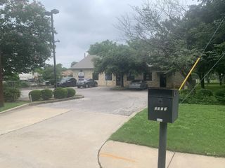 8011 Brodie LN, Austin, TX 78745
