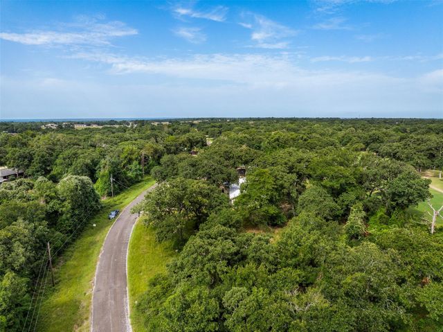 73 Fairway Drive, Normangee, TX 77871