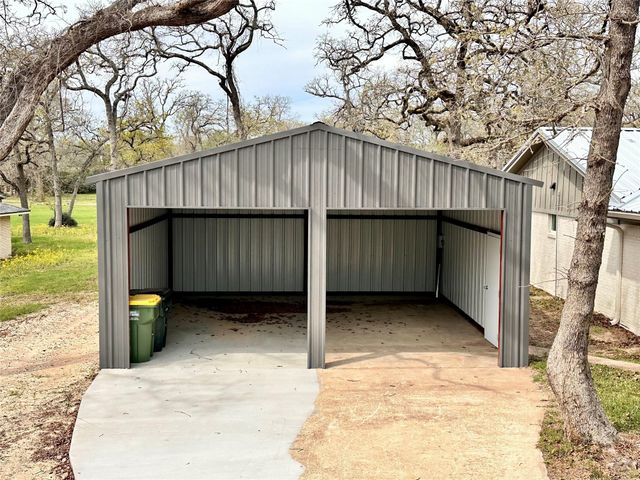 73 Fairway Drive, Normangee, TX 77871