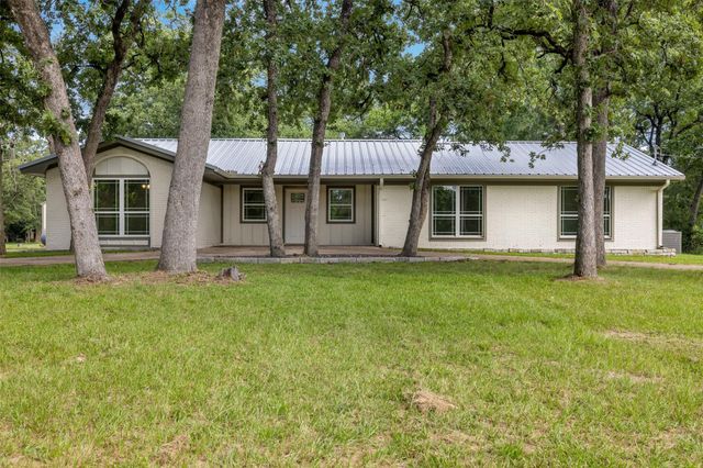 73 Fairway Drive, Normangee, TX 77871