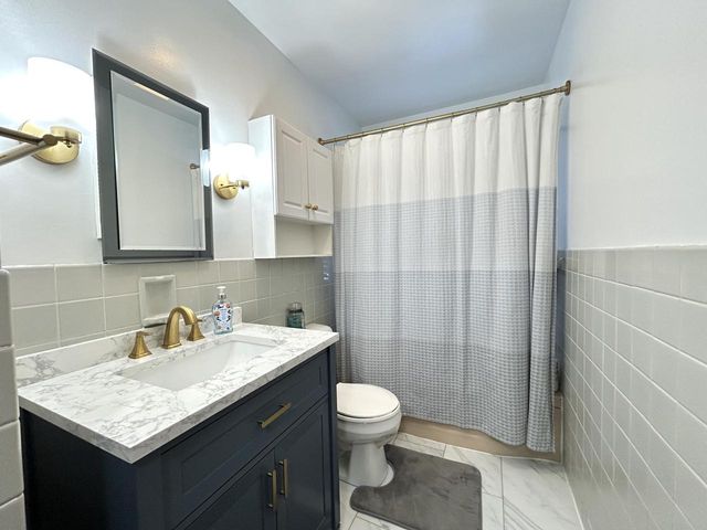 2817 Wellington DRIVE, Racine, WI 53403