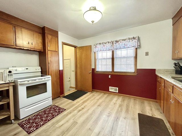 2817 Wellington DRIVE, Racine, WI 53403