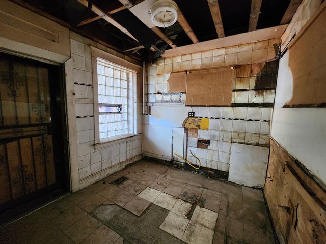 6146 S Vernon Avenue, Chicago, IL 60637