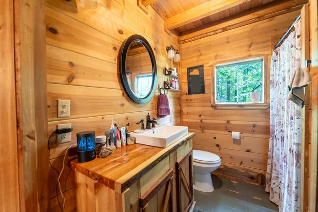 500 Clark Road, Irvine, KY 40336