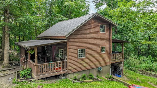 500 Clark Road, Irvine, KY 40336