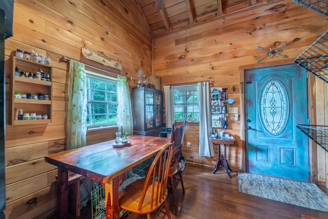 500 Clark Road, Irvine, KY 40336