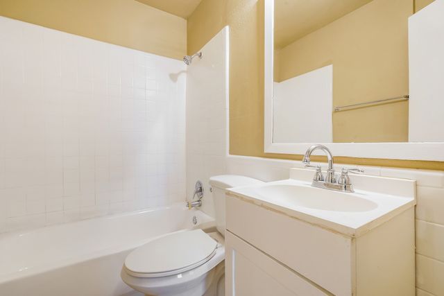 701 E MISSION Street, Crowley, TX 76036