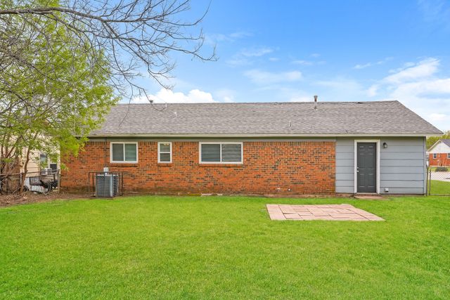 701 E MISSION Street, Crowley, TX 76036