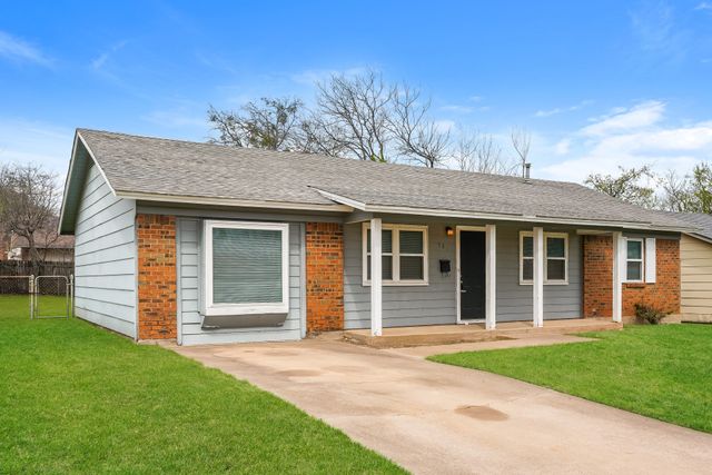 701 E MISSION Street, Crowley, TX 76036