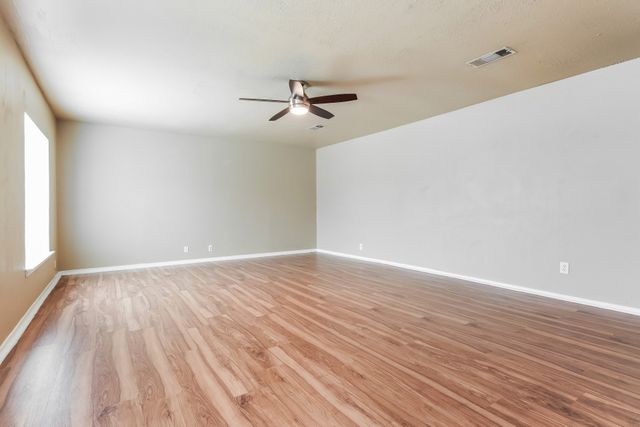 701 E MISSION Street, Crowley, TX 76036