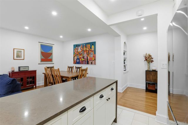 25-40 31st Avenue 2L, Astoria, NY 11106