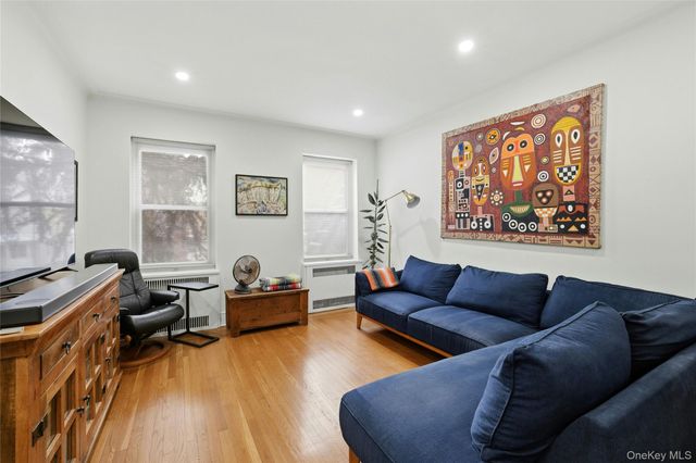 25-40 31st Avenue 2L, Astoria, NY 11106