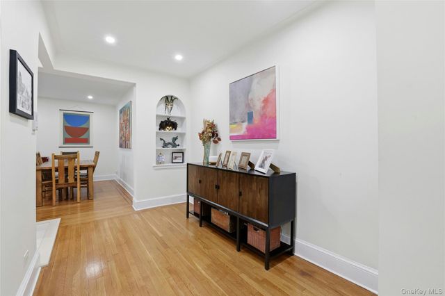 25-40 31st Avenue 2L, Astoria, NY 11106