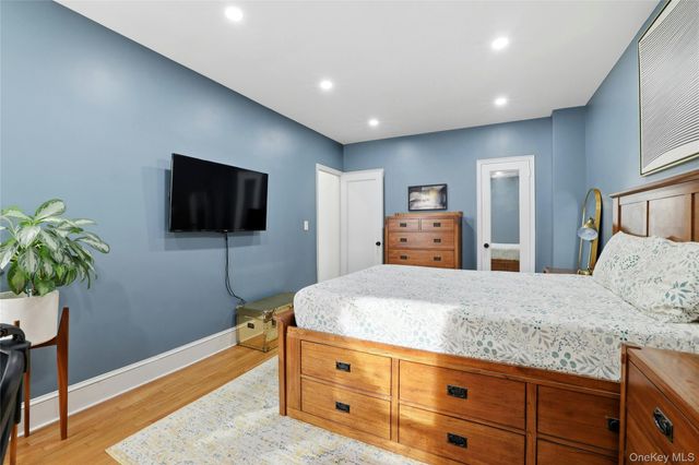 25-40 31st Avenue 2L, Astoria, NY 11106