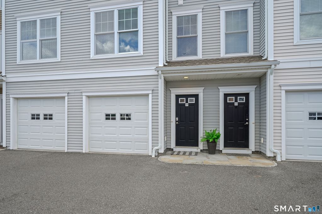 205 Copper Square Drive 205, Bethel, CT 06801