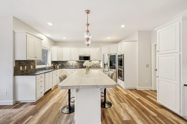 14638 Boulder Pointe Road, Eden Prairie, MN 55347