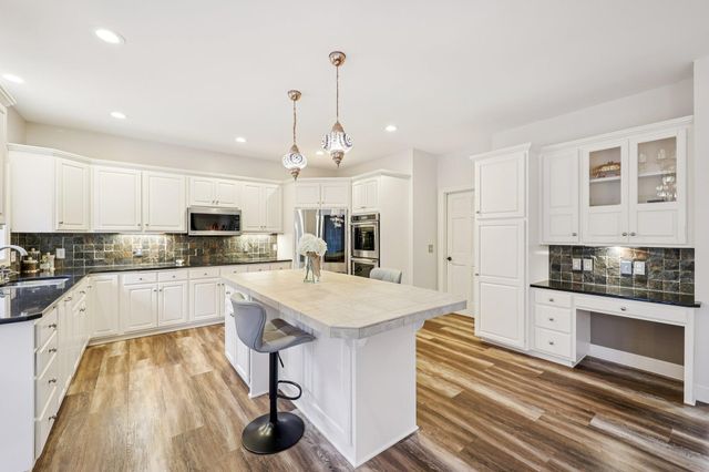 14638 Boulder Pointe Road, Eden Prairie, MN 55347