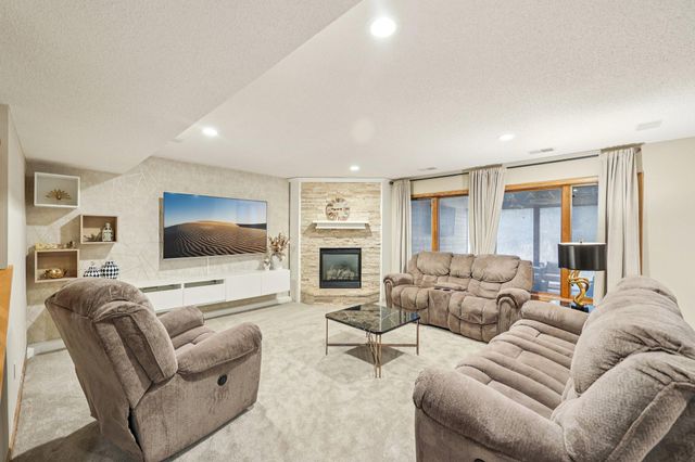 14638 Boulder Pointe Road, Eden Prairie, MN 55347