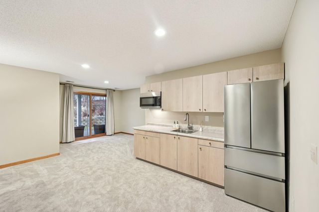 14638 Boulder Pointe Road, Eden Prairie, MN 55347